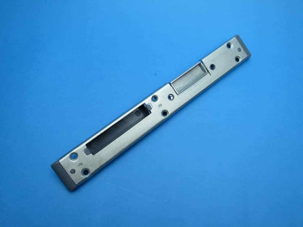 фото товара Ответная планка замка 9 мм правая (под шестигранник)